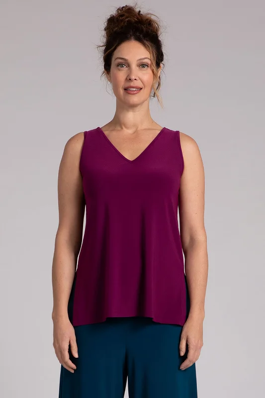 Go To V-Neck Tank Relax | AmaranthHiking tee